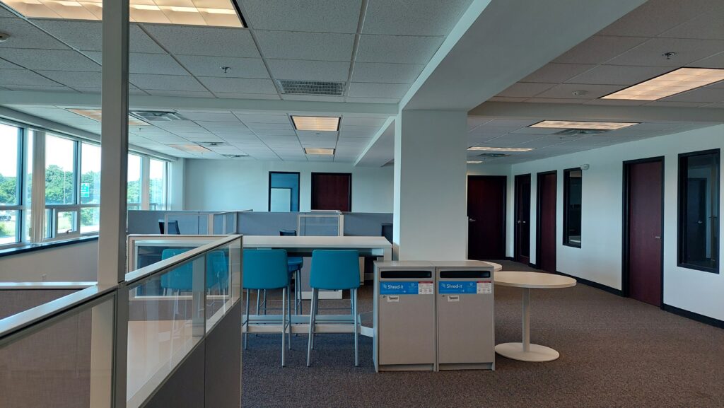 300 TC #3600 Workstations-offices Ste 3600 Workstations, private offices