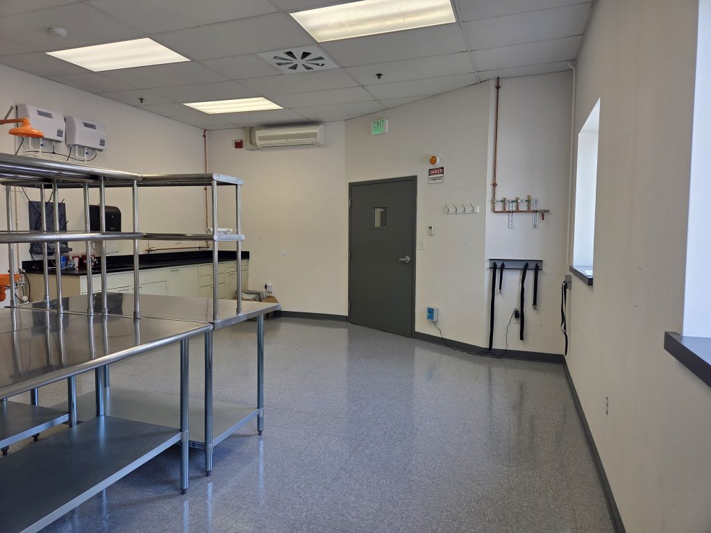 25-K Olympia Ave-#700 Lab