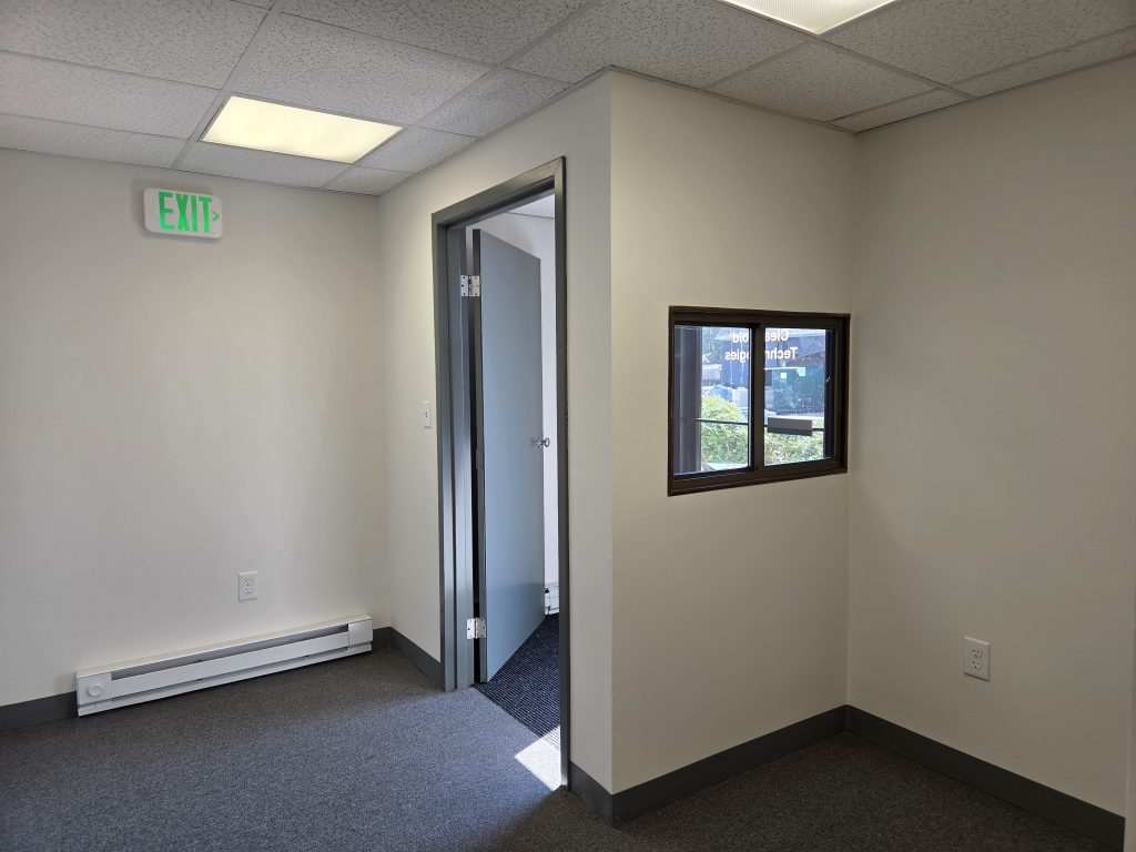 124A Cummings Park Street Entry-Reception